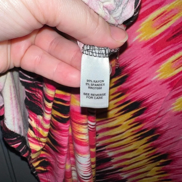 CATO EST 1946 multi color top with cutout neckline apron hemline size 18/20W - Picture 5 of 5